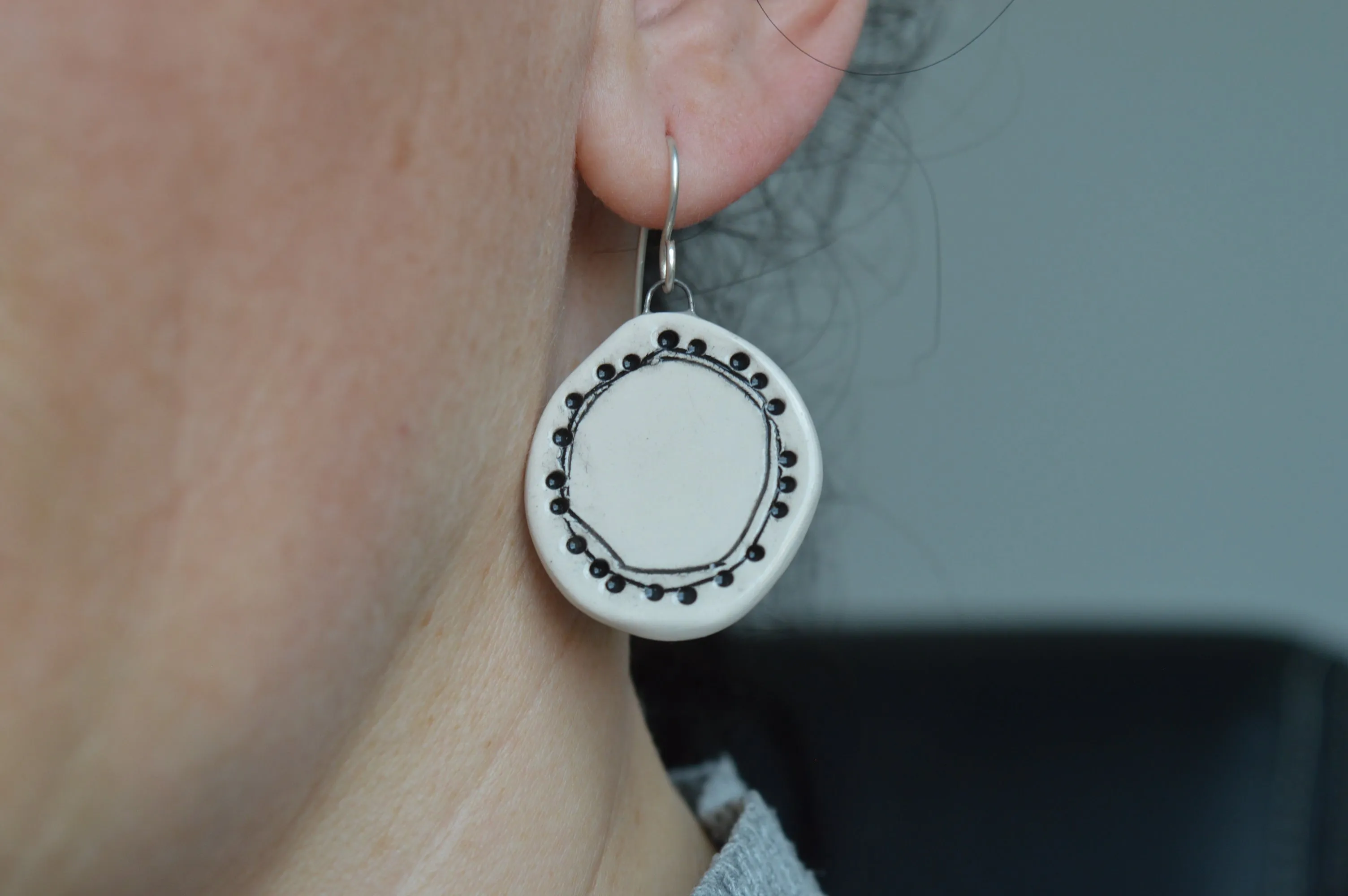 Minimalist wreath earrings II