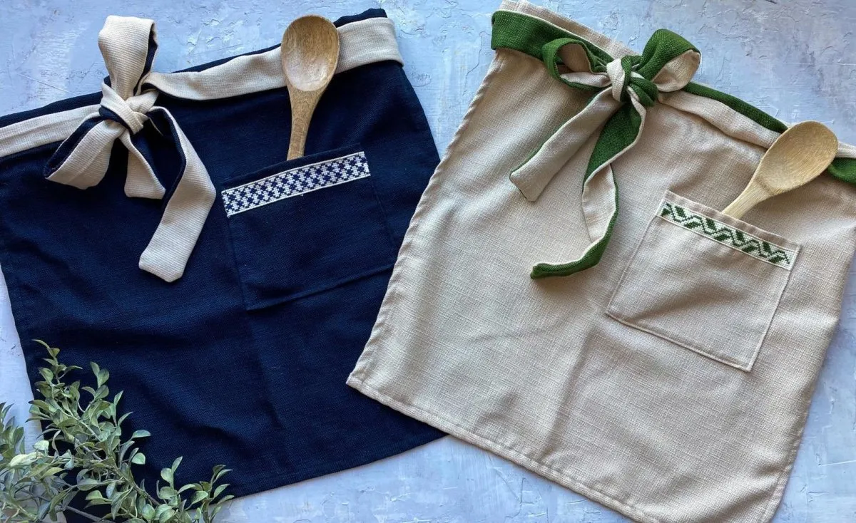 Olive Branch Apron in Vanilla Cream